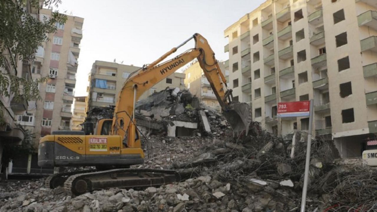 Diyarbakır’da ağır hasarlı binaların kaçı yıkıldı?