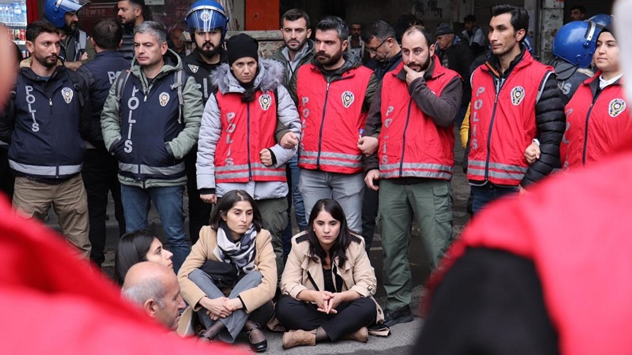 Diyarbakır’da eylem: Çok sayıda gözaltı var!