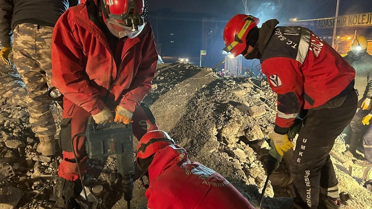 Bingöl’den gittiler depremde dokuz canı kurtardılar