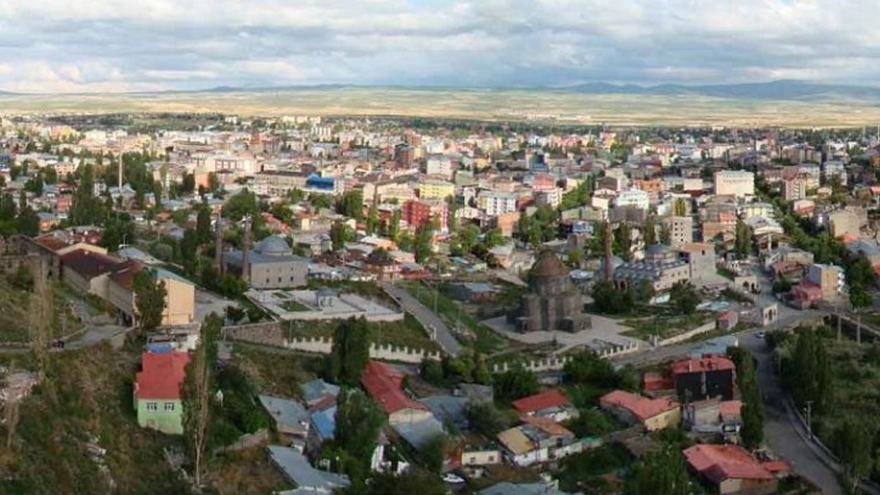 Bitlis ve Kars’ta gösteri ve yürüyüş yasağı