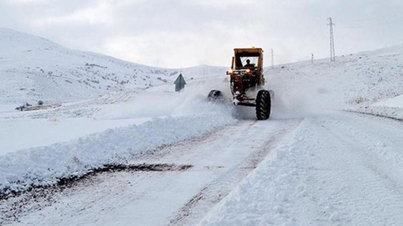 Elazığ’da kar! 17 köye ulaşım sağlanamıyor
