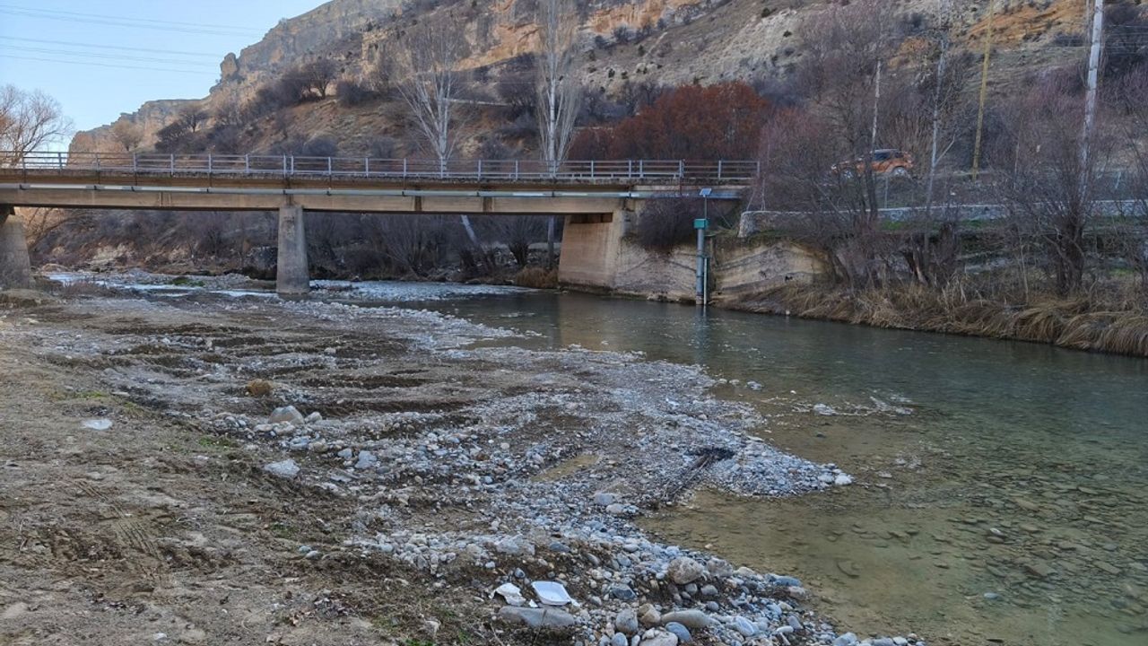 Tüm bölge diken üstünde: Dicle’nin ardından Tağar Çayı’da korkutuyor