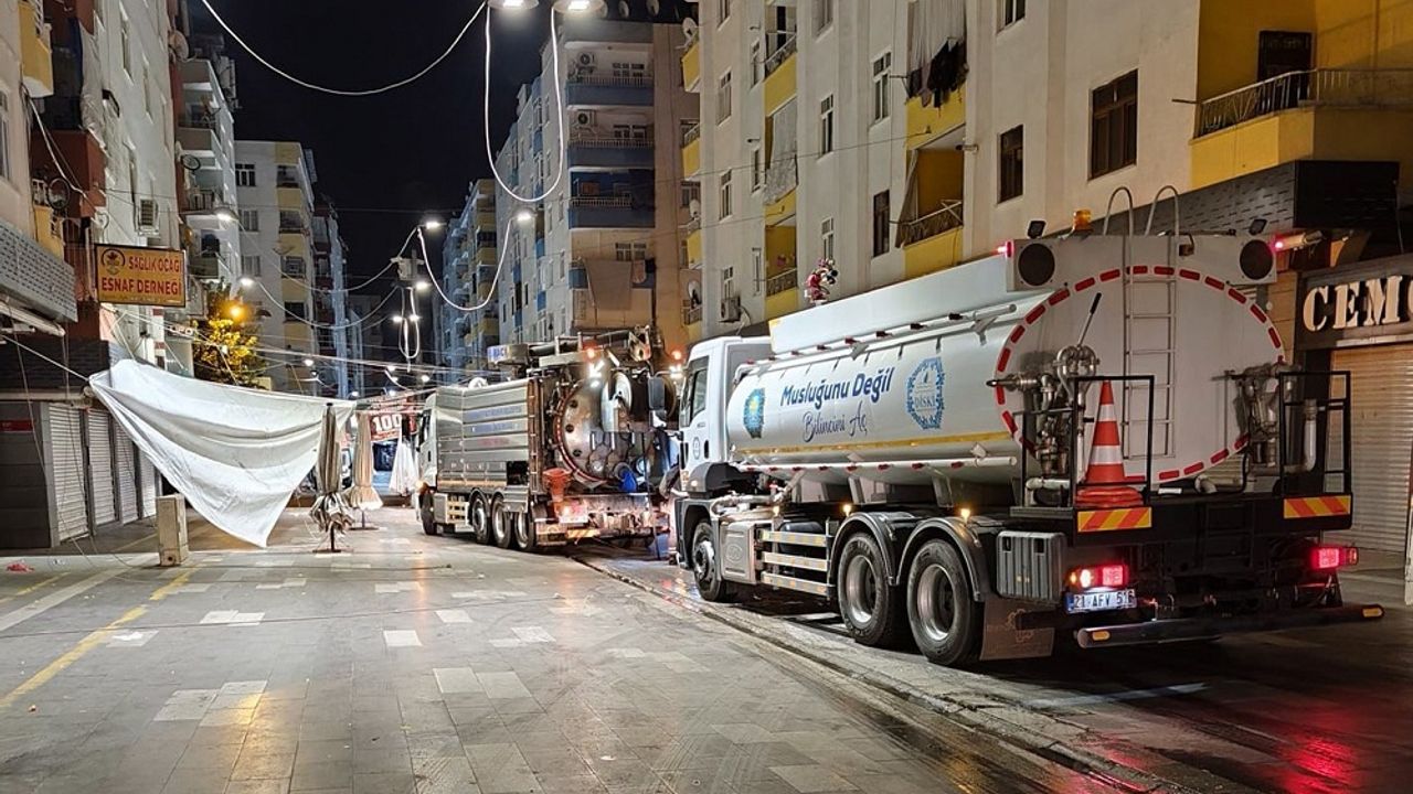 Diyarbakır Büyükşehir’den Sakarya Caddesi’nde çalışma
