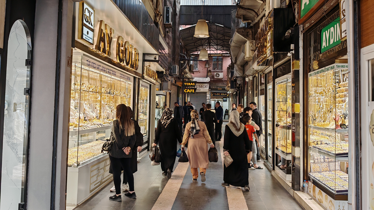 Diyarbakır altın fiyatlarında 3 saatte 580 TL’lik düşüş!