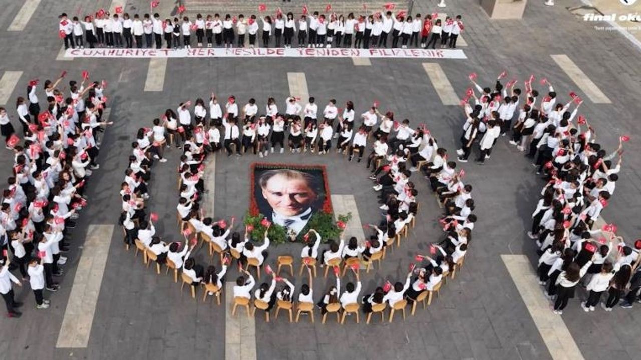 Diyarbakır'da Cumhuriyet 102 çiçekle filizlendi