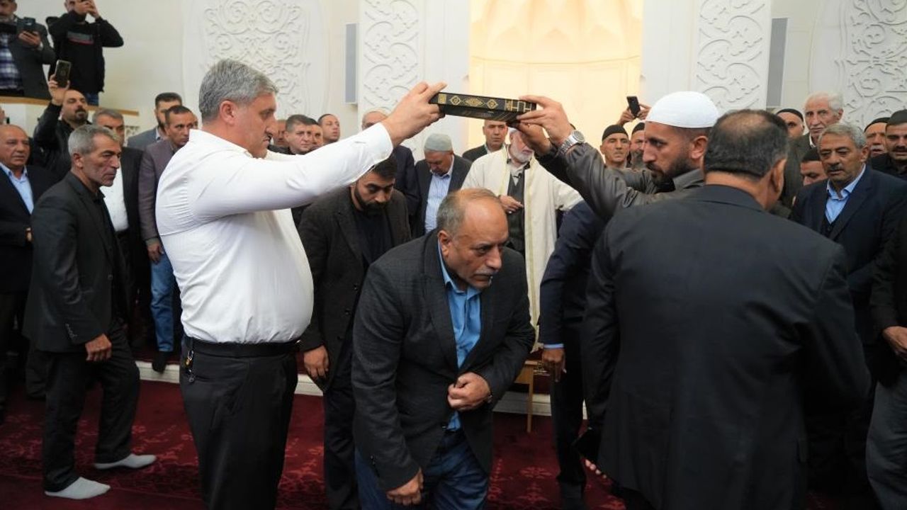 Muş ve Siirt aileleri arasındaki kan davasında barış: 2 bin kişi katıldı