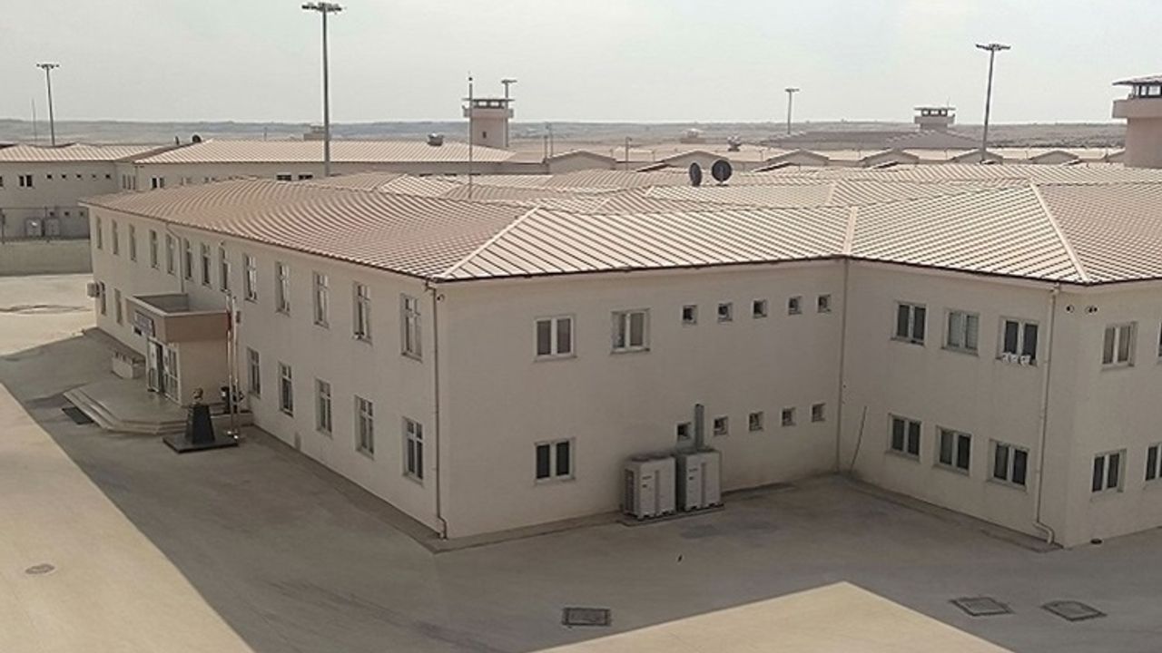 Cezaevinde zehirlenme paniği: 18 mahkum hastanelik oldu!
