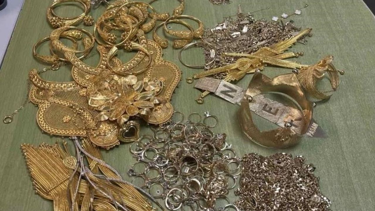 Yoğurt kovasında 1 kilo 241 gram altın çıktı