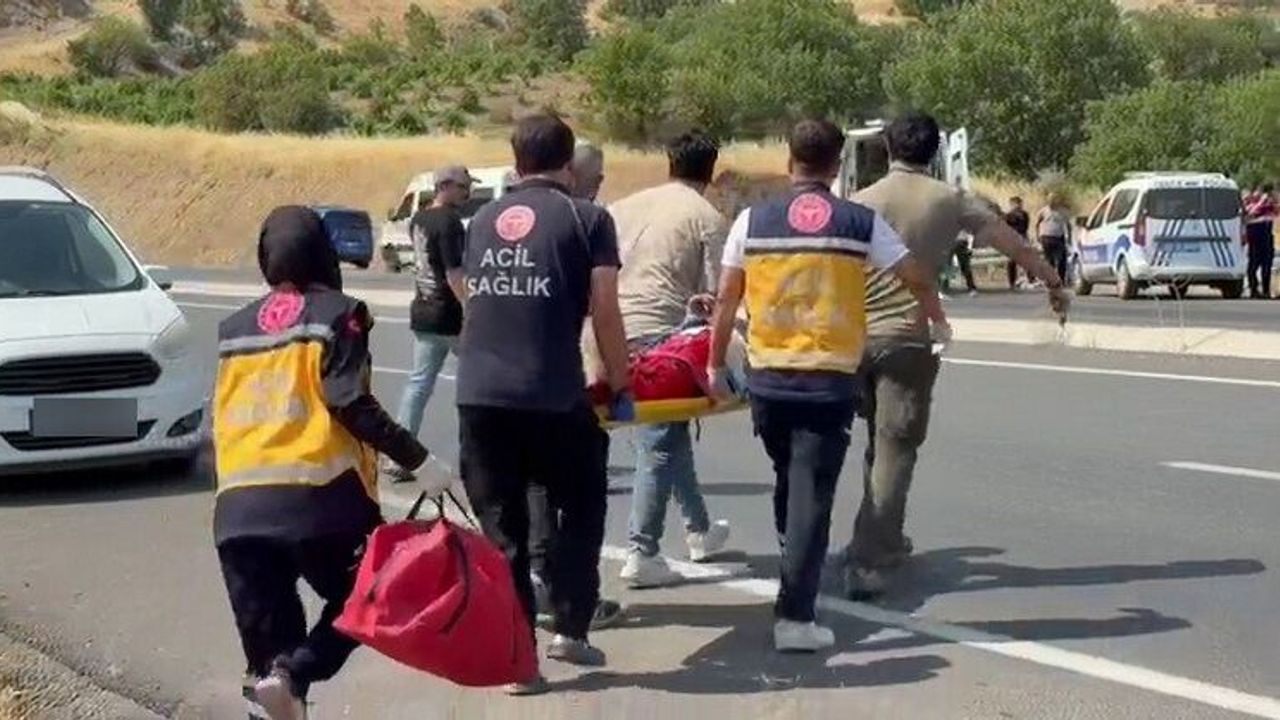 Kahta-Diyarbakır yolunda hareketli anlar: Polisten kaçarken kaza yaptılar!