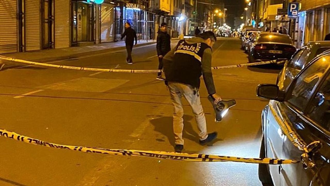 Diyarbakır'da bir baba oğlunu bıçaklayan kişilere ateş açtı