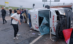 VİDEO- Diyarbakır’da ambulans kaza yaptı: 6 yaralı