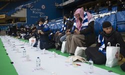 Chelsea, stadında iftar programı düzenledi