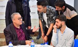 Diyarbakır Valisi Su gençlerle iftar yaptı