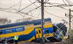 Hollanda'da yolcu treni raydan çıktı: 1 ölü, 30 yaralı