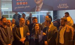 CHP pankartı asılan kahveye saldırı