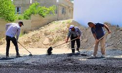 Diyarbakır’da belediyenin yol onarım çalışması sürüyor