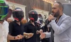 Diyarbakır’da motorcu damat düğününde kaskla halay çekti