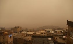Mardin’de fırtına: Gökyüzü sarardı