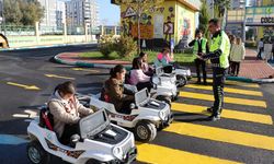 Urfa Haliliye’de çocuklar araç kullandı trafik kurallarını öğrendi