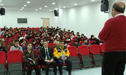 Bingöl'de öğrenci ve öğretmenlere seminer verildi
