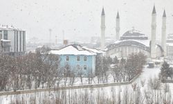 Eğitime kar engeli: Üç ilçede okullar tatil