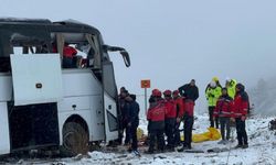 Kars’ta yolcu otobüsü kaza yaptı, ölü ve yaralılar var