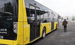 Diyarbakır’da otobüs şoföründen alkışlanacak hareket!