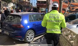Elazığ’da otomobil duvara çarptı! 2 kişi yaralandı