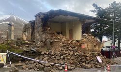 Bitlis’te facianın eşiğinden dönüldü! 1 ev yıkıldı