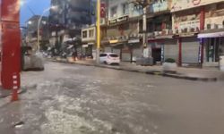 Cizre’de cadde ve sokaklar göle döndü