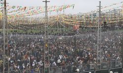Diyarbakır’da Newroz kutlamaları başladı! Binler akın ediyor