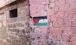 Diyarbakır sokaklarında Filistin bayrakları