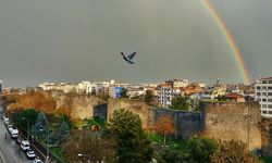Diyarbakır Surları gökkuşağı ile renklendi