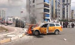 Diyarbakır'da kaza! Ticari taksi yandı