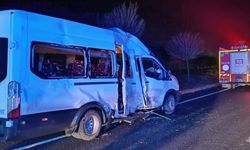 Mardin-Diyarbakır yolunda öğrenci servisi kaza yaptı