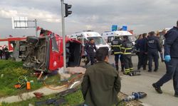 TIR ile yolcu minibüsü çarpıştı! 5 kişi hayatını kaybetti