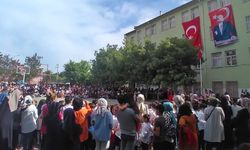 Diyarbakır Gazi İlkokulu'nda 23 Nisan kutlaması