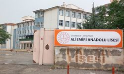 Diyarbakır’da öğrenci okul müdürünü yaraladı