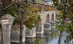Turistler ilk oraya gidiyor! İşte Diyarbakır On Gözlü Köprü