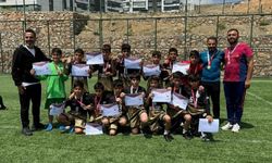 Diyarbakır Akşemsettin Ortaokulu futbolda büyük bir başarı sağladı