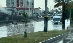 Meteoroloji uyarmıştı! Şırnak'ta yollar göle döndü