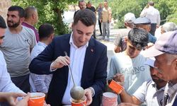 Diyarbakır Hazro'da 1000 kişiye aşure dağıtıldı