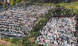 Diyarbakır’da binlerce çocuk cemaatle namaza durdu