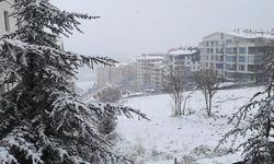 Ankara’ya mevsimin ilk karı düştü! Valilik uyardı