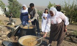 Cizre’de danûk dökme etkinliği: Kazanlar kuruldu, klamlar söylendi, halaylar çekildi