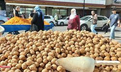 Diyarbakır’da tezgâhları süsleyen Cevizin fiyatı belli oldu!