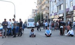 Diyarbakır’da DEM Partili vekiller yolu trafiğe kapattı