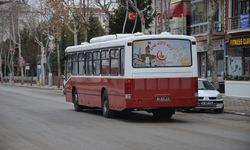 Halk otobüsü fazla yolcu alınca az daha kaza yapıyordu!