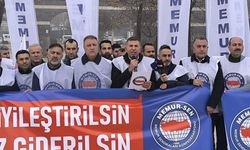 Diyarbakır’da memurlardan eylem: Maaşlarımız iyileştirilsin çağrısı