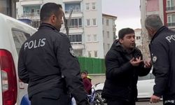 Gözaltına alınmak istedi! Polise “beni döv” dedi